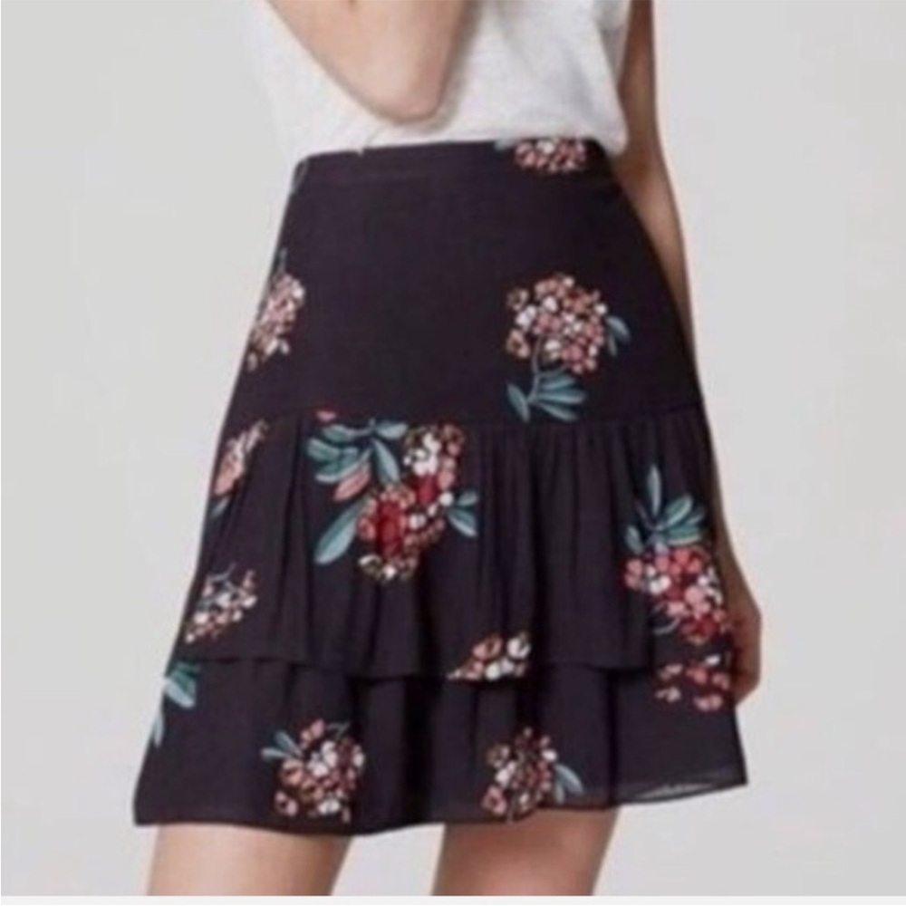 Ann Taylor LOFT Fully Line Tiered Floral Mini Skirt Invisible Side Zipper Size 2